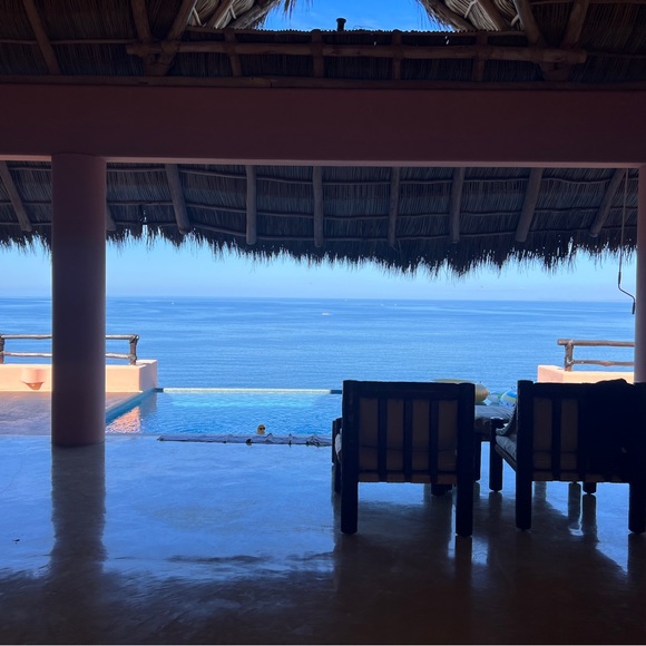 Meet your Posher, Stacey - Picture 2 of 7